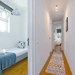 Апартаменты Portucale ! Downtown 3br With Balcony Лиссабон