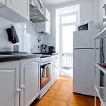 Portucale ! Downtown 3br With Balcony Апартаменты *