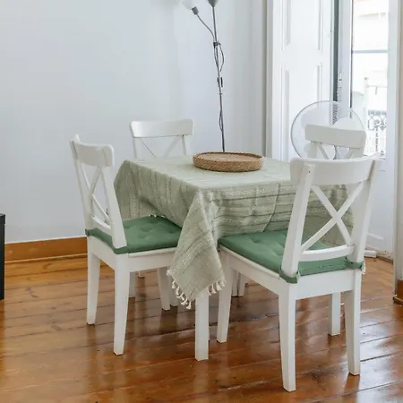 Pena In Arroios, By Mycelia * 리스본