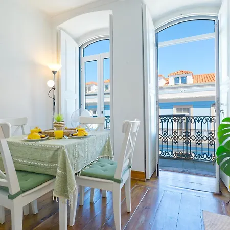 Portucale ! Downtown 3br With Balcony Апартаменты Лиссабон