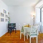 Διαμέρισμα Portucale ! Downtown 3br With Balcony Lisboa