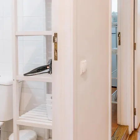 Pena In Arroios, By Mycelia Lejlighed