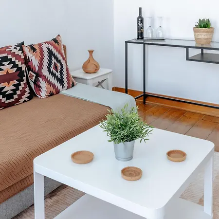 Pena In Arroios, By Mycelia Lisboa